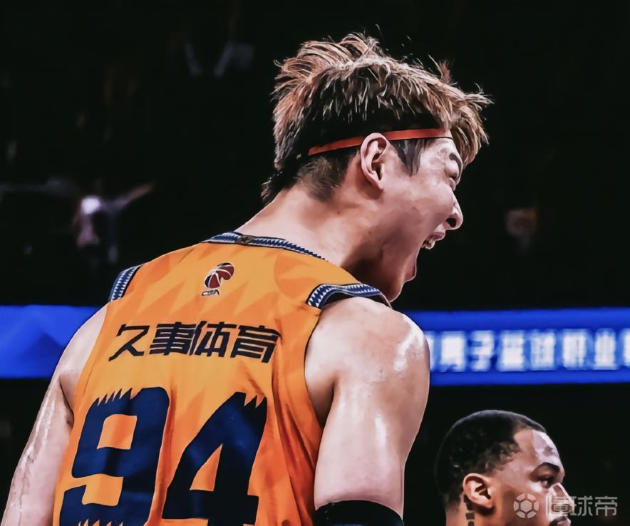 王哲林谈打封闭出战:其实也怕完全断了,但如果不打会遗憾一辈子